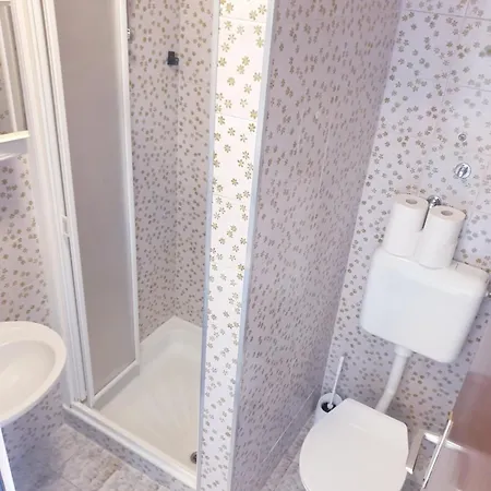 Apartment B&c -